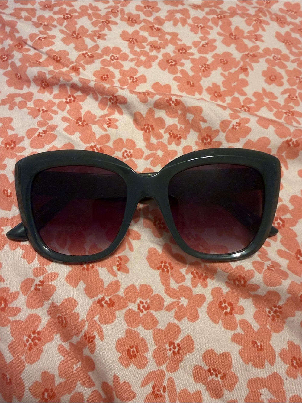 Classic Black Cat-Eye Sunglasses — Women Accessories